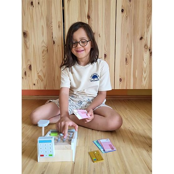 Biela pokladňa s príslušenstvom