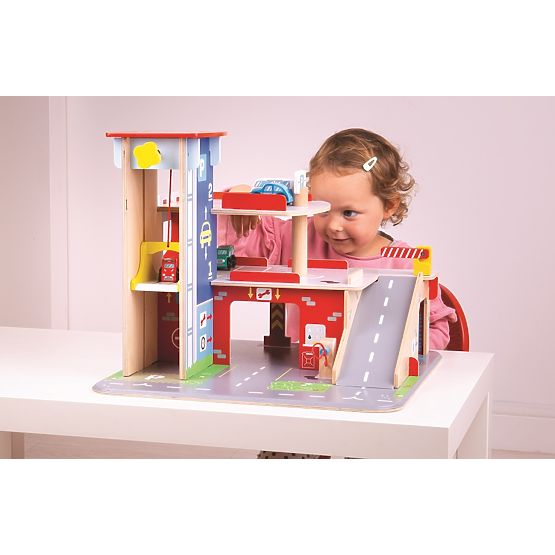 Bigjigs Toys Garáž s parkoviskom