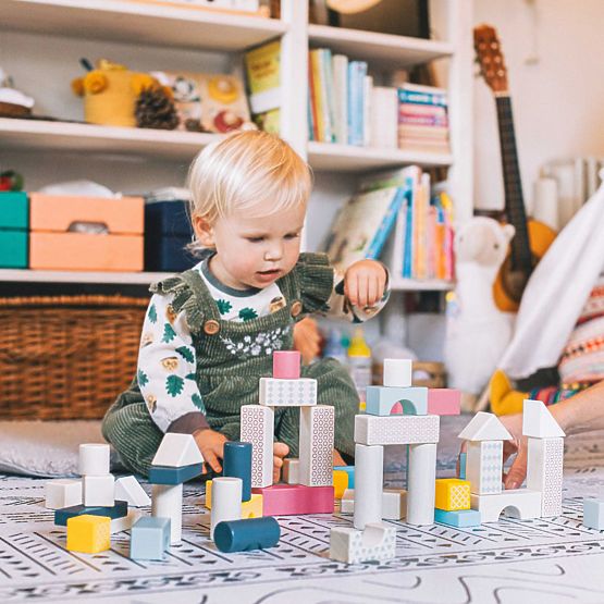 Bigjigs Toys Vedro s kockami 50 ks