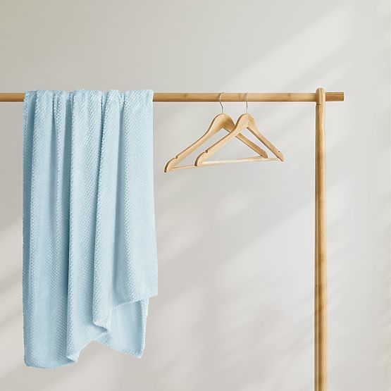 Deka HENRY modrá farba s žakárovým embosovaním moderný štýl 170x210