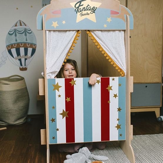 Detské divadlo a police v jednom Fantasy Retro