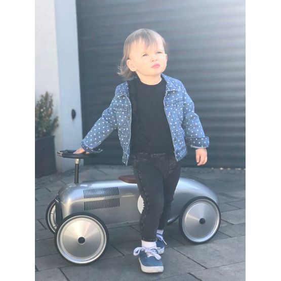 Detské kovové odrážadlo striebornej