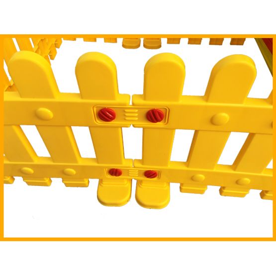 Detský záhradný domček s terasou