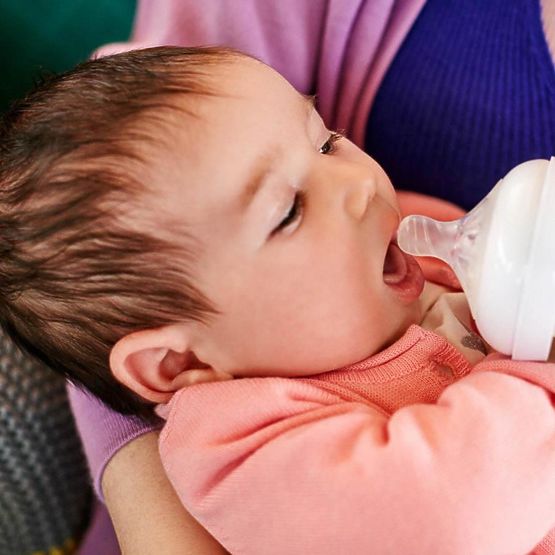 Dojčenská fľaša Avent Natural 125 ml ružová