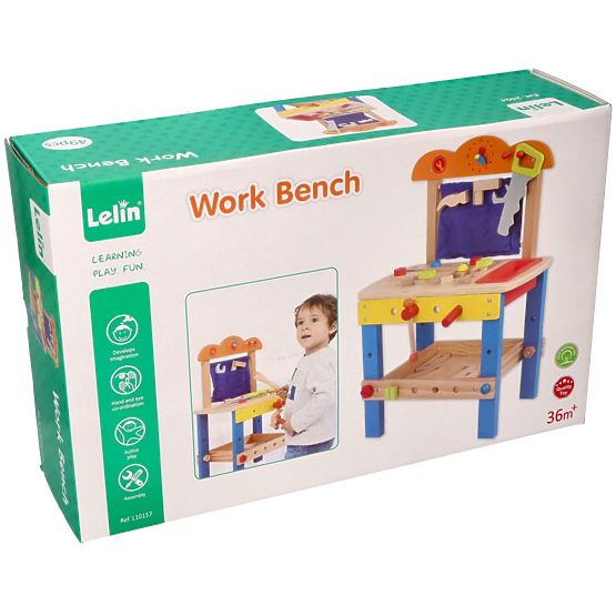 Drevená dielňa s množstvom náradia