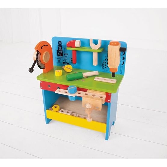 Drevená domácej dielni s náradím