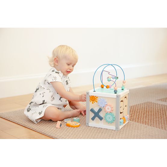 Drevená edukačná kocka s domčekom