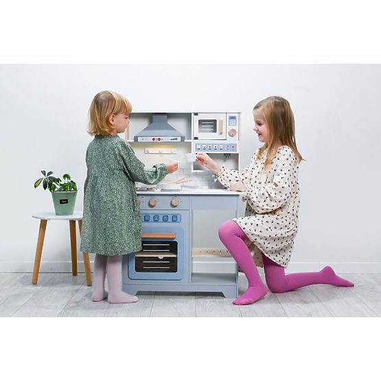 Drevená interaktívna kuchynka s digestorom