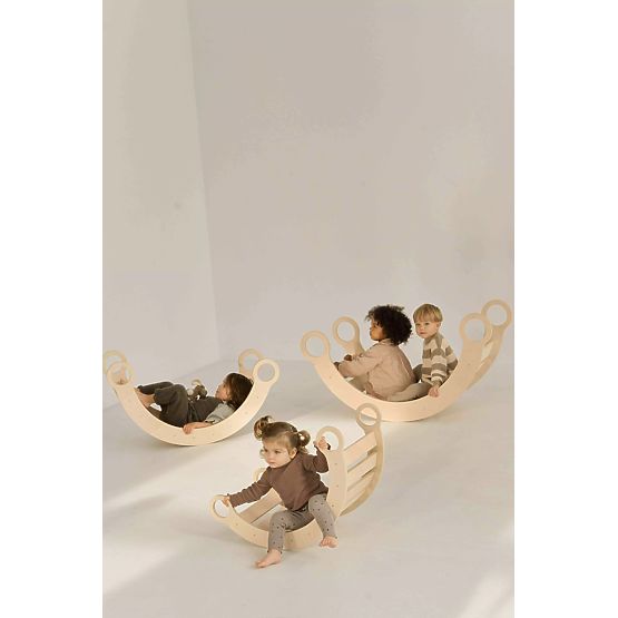 Drevená Montessori hojdačka so šmykľavkou/rebríkom M - prírodná