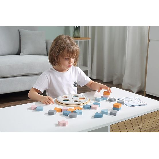 Drevená skladačka na triedenie tvarov a farieb