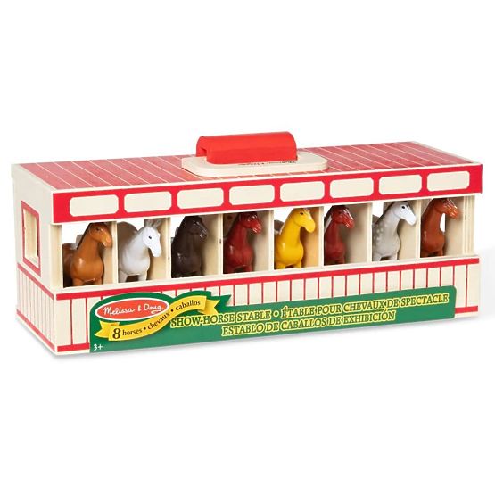 Drevená stajňa pre kone s 8 boxmi
