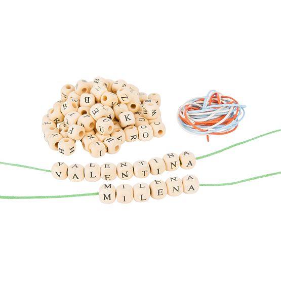 Drevené navliekacie korálky s písmenkami