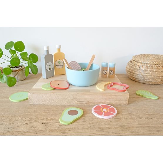 Drevené potraviny - krájanie - Vegetable šalát