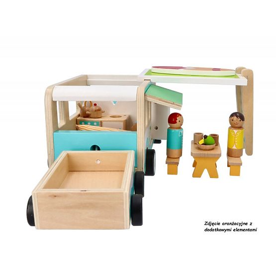 Drevený karavan s prívesom a doplnkami