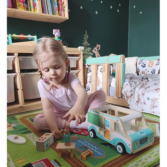 Drevený karavan s prívesom a doplnkami