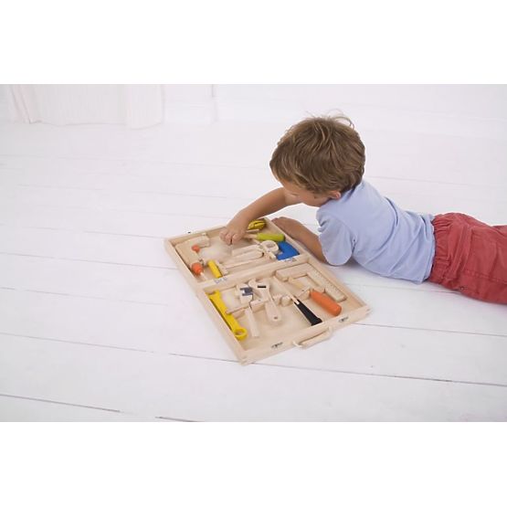 Drevený kufrík s náradím