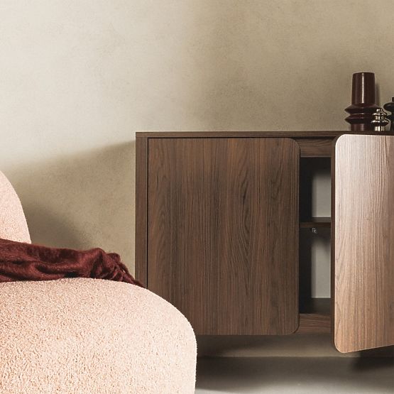 Dvojdverová komoda Moku orech villa, zaoblené čelné plochy