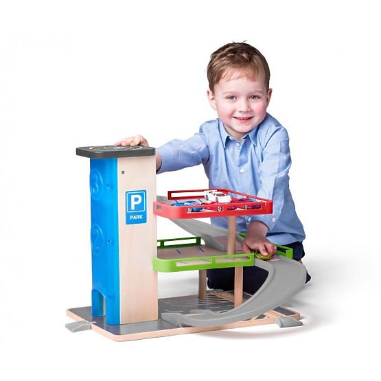 Garáž s výťahom a príslušenstvom