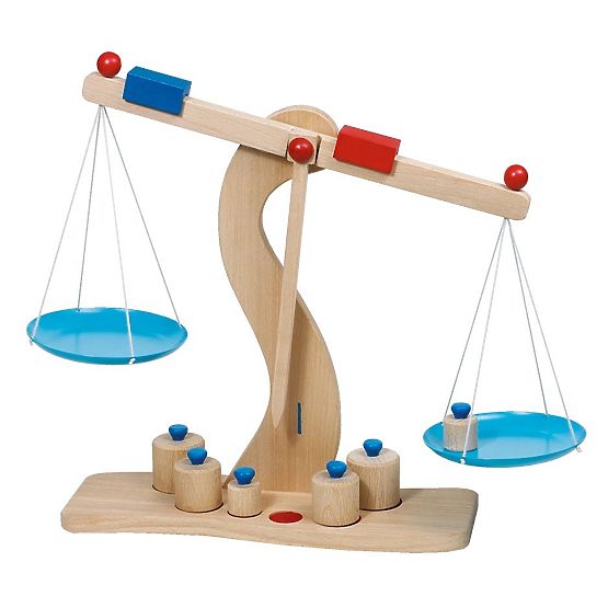 GOKI Drevená váha s kovovými miskami