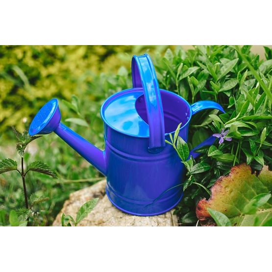 Kropiaca konvička modrá