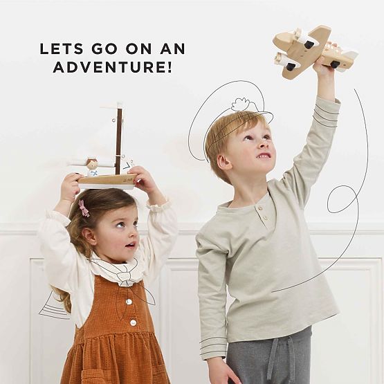 Le Toy Van Drevená plachetnica s kapitánom