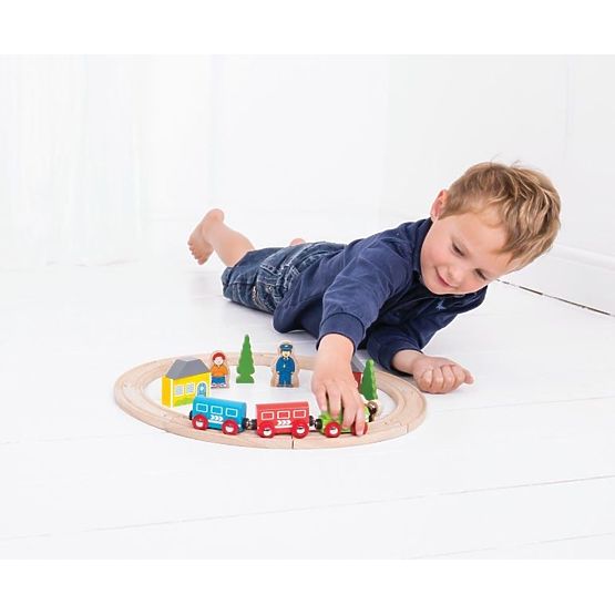 Malá drevená vláčiková dráha