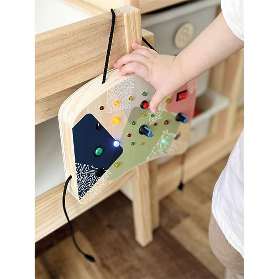 Manipulačná tabuľa s LED svetlami a prepínačmi