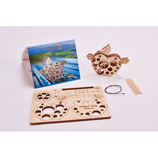 Mechanické puzzle jablko s červíkom