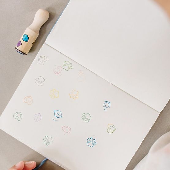 Melissa & Doug sada drevených pečiatok - 6 ks