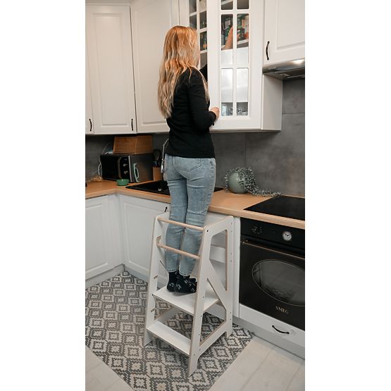 Montessori učiaca veža Pola Scandi - biela