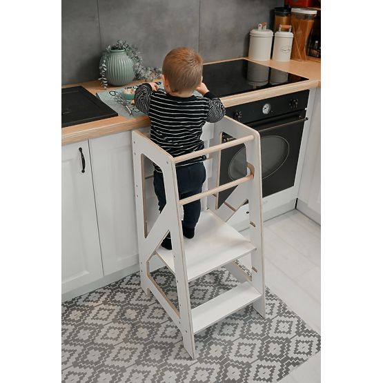 Montessori učiaca veža Pola Scandi - biela