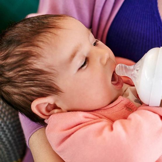 Náhradný cumlík Avent Natural 3 + - 2 ks Transparentná