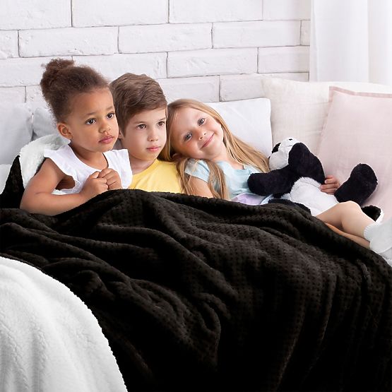 Prikrývka SHLEEPY čierna s žakárovým vzorom klasický štýl 130x180