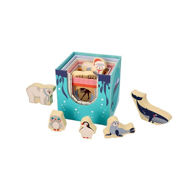 Pyramída z pohárikov arktické zvieratá