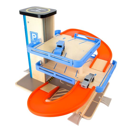 small foot Drevená poschodová garáž s výťahom