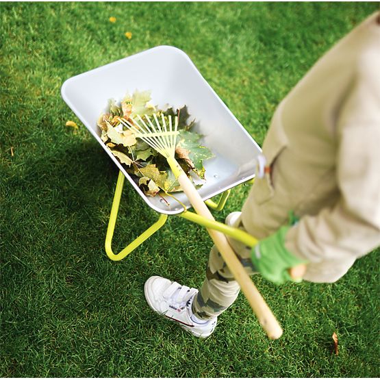 Small Foot Koliesko so záhradným náradím