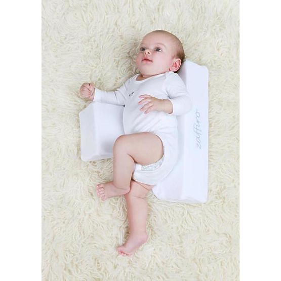 Trojhranná opierka z Minky Womar smotanová