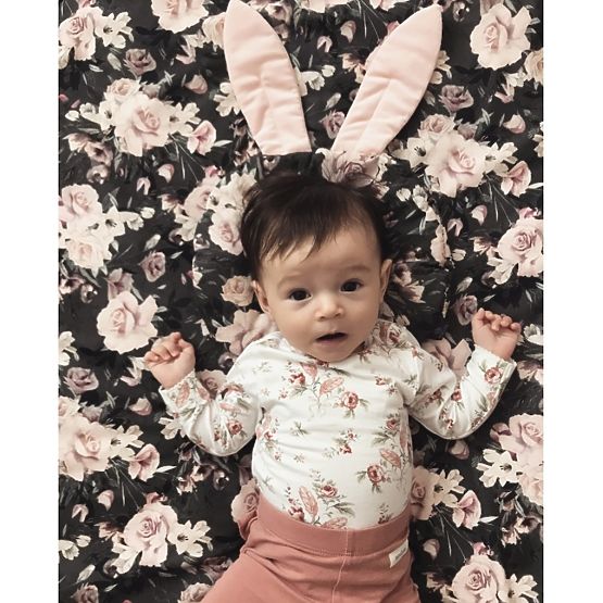 Vankúš s ušami Nočná kvetmi