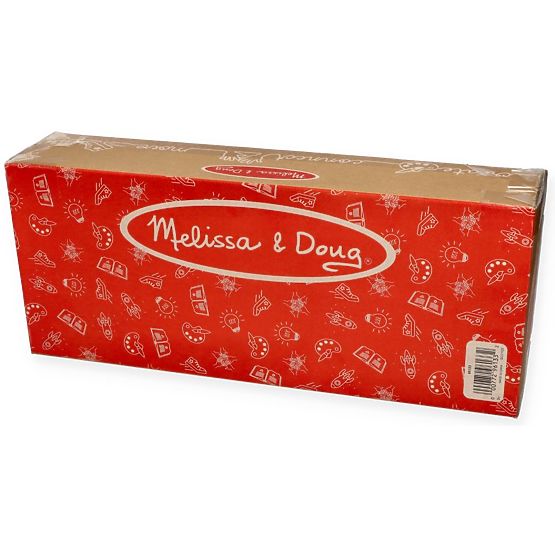 Veľký nákladiak so závodnými autami