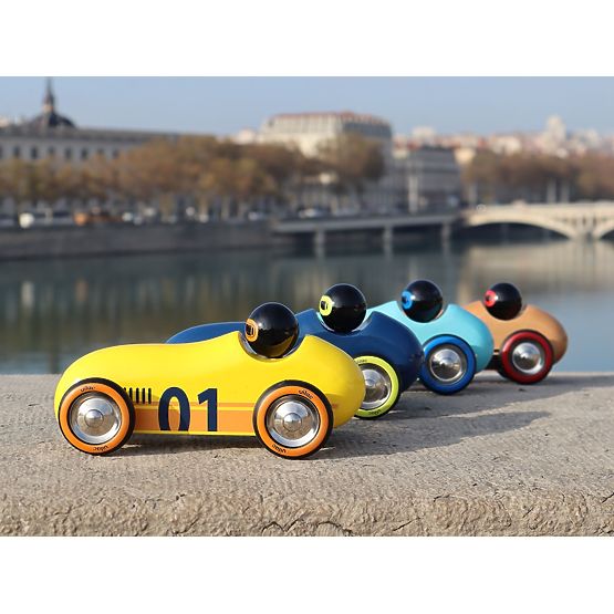 Vilac Drevené auto Old Sport Compet žlté