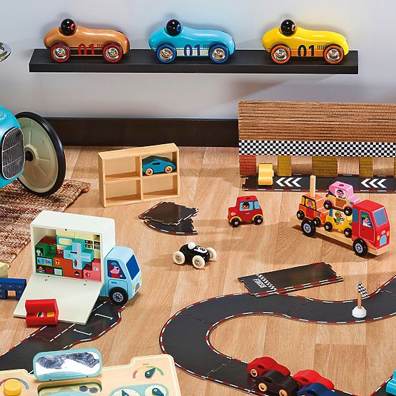 Vilac Drevené auto Old Sport Compet žlté