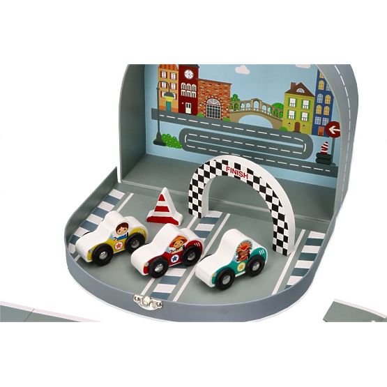 Závodná dráha v kufri