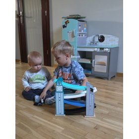 Drevená kĺzačka s mrakodrapmi