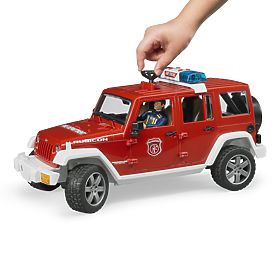 Bruder Červený požiarny JEEP WRANGLER s figúrkou a príslušenstvom, Bruder