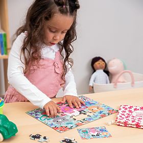 Mudpuppy Puzzle Mačiatka v čajovom hrnčeku v látkovom vrecku 36 dielikov, Mudpuppy